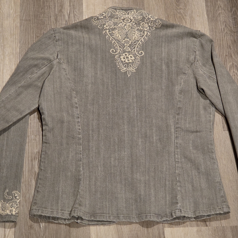 Chico's Gray Denim Embroidered Jacket Great Condition!! - Picture 6 of 8
